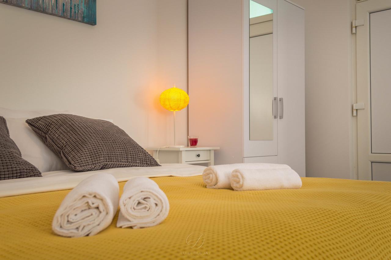 Sun Studio Apartments Трогир Экстерьер фото