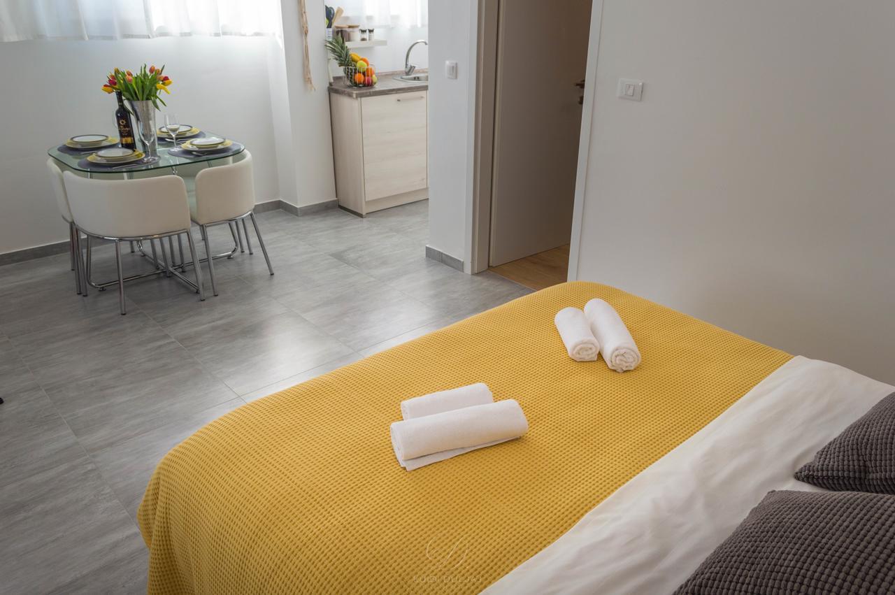 Sun Studio Apartments Трогир Экстерьер фото