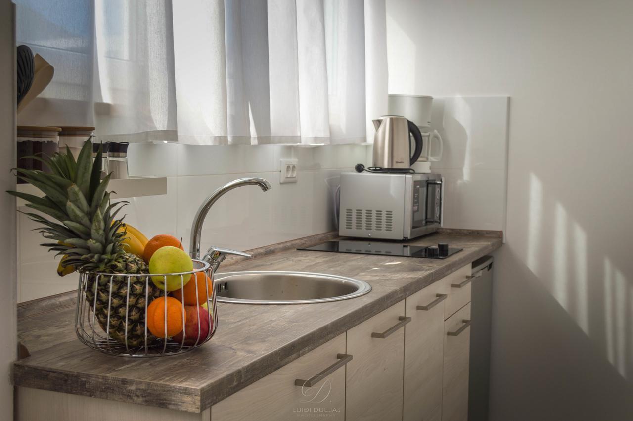 Sun Studio Apartments Трогир Экстерьер фото